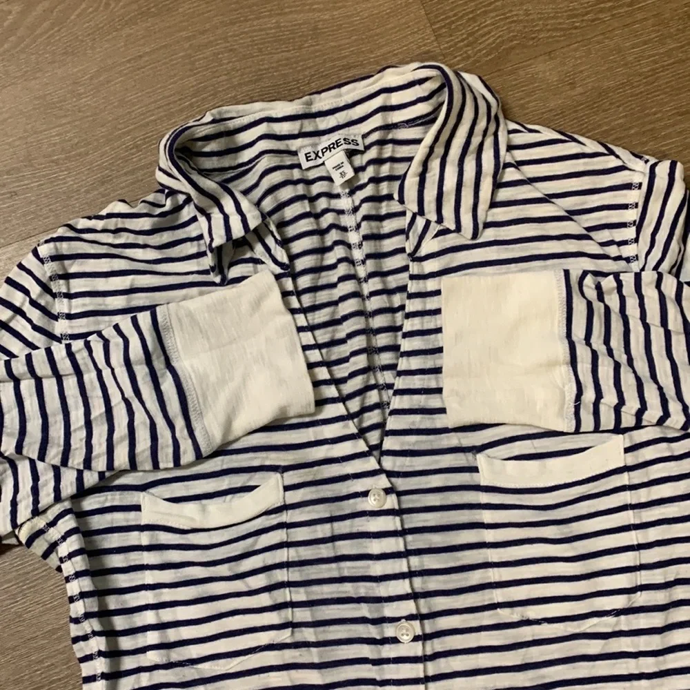 Button down shirts - Picture 3 of 3